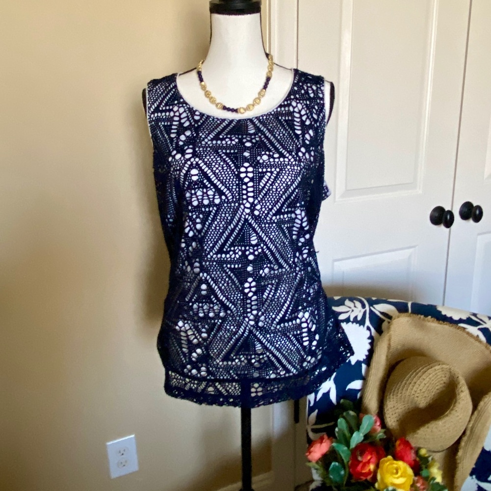 🦩🦩Chicos Navy Crochet Tank